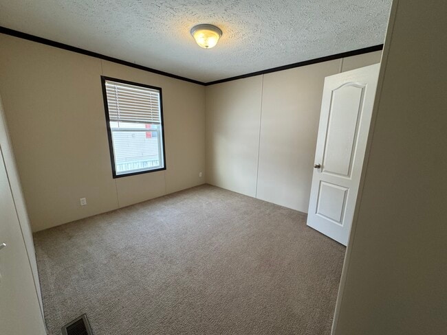 Building Photo - 215 Borman Ave