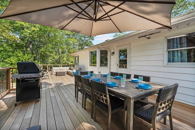 Building Photo - 1345 Long Creek Dr