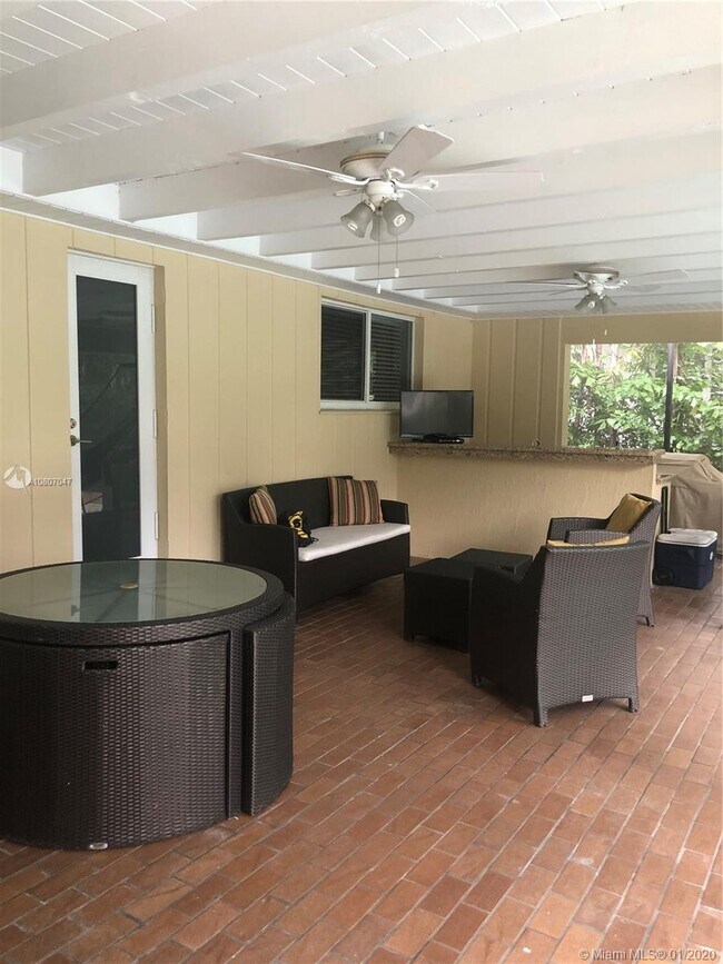 Building Photo - 6810 Granada Blvd