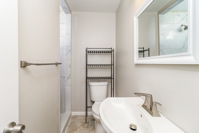 Building Photo - 243 Ridgeway Rd