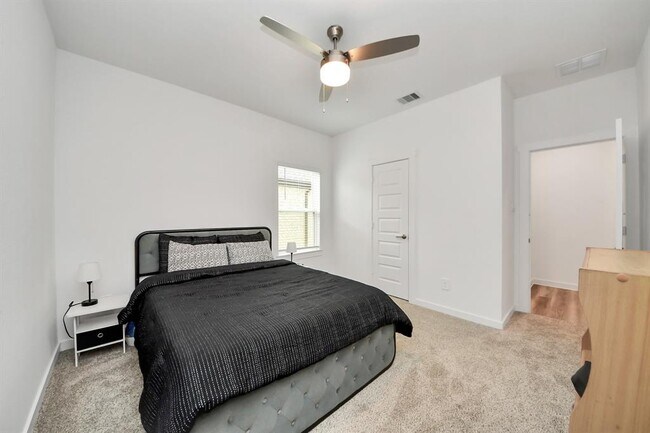 Building Photo - 31515 Avebury Lake Ln
