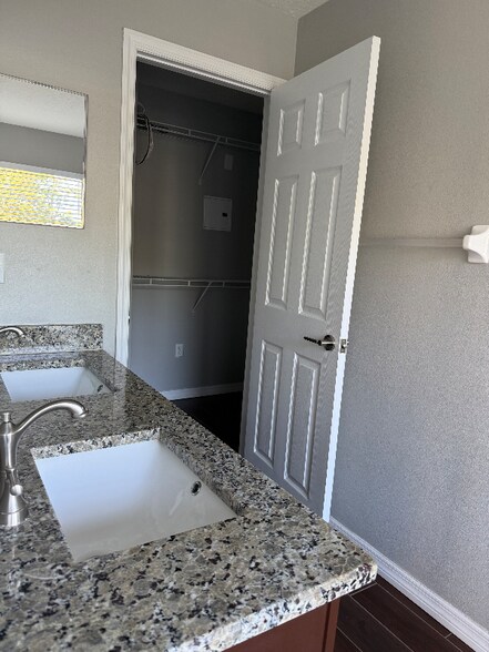 Building Photo - 11641 Declaration Dr