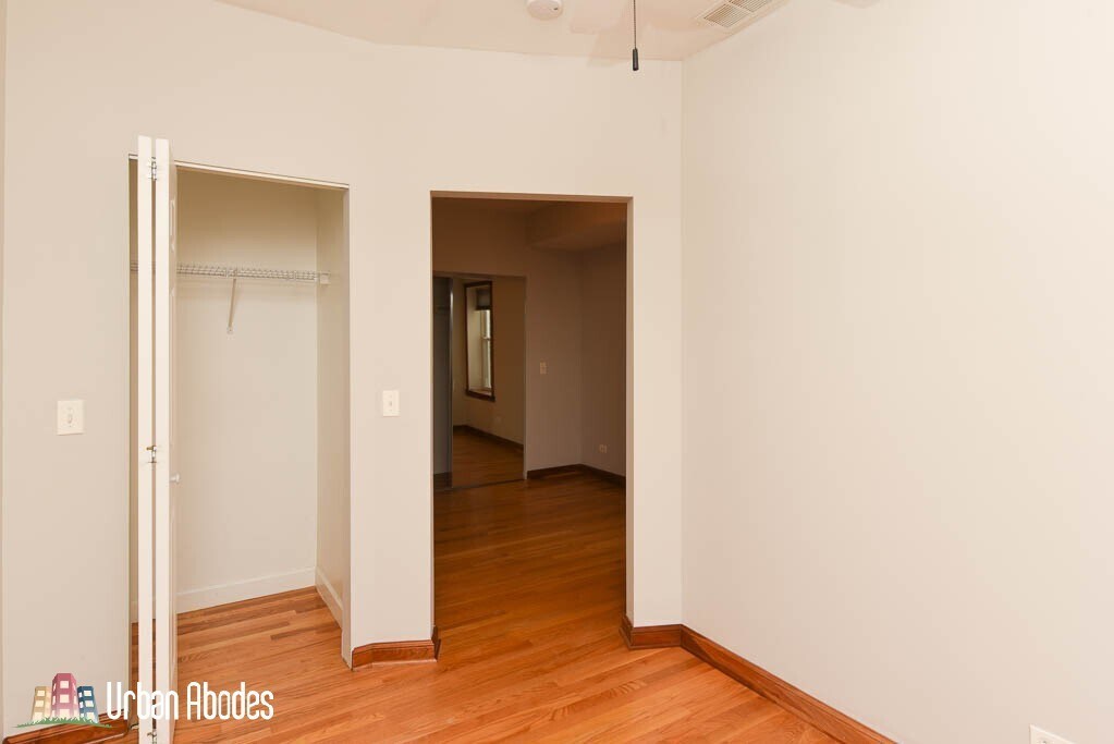 Building Photo - 3256 N Clifton Ave