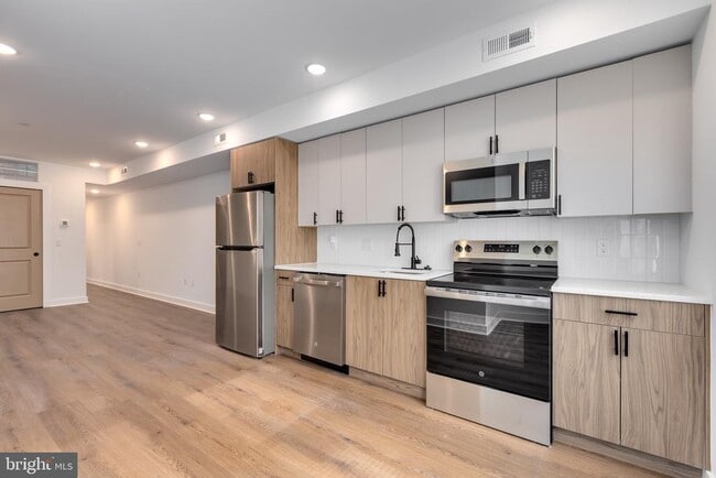 Building Photo - 1917 W Susquehanna Ave