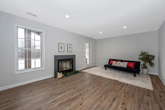 Building Photo - 509 Sugarbush Cir