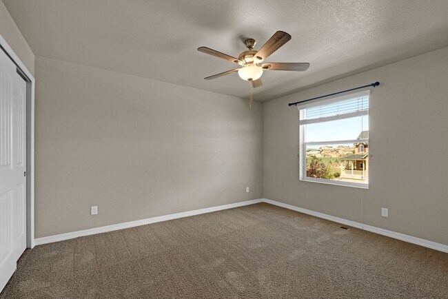 Building Photo - Beautiful home available to move in 08/04/...