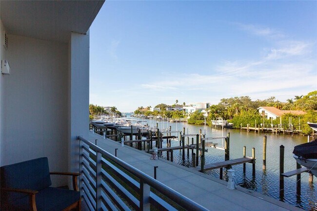Building Photo - 1709 N Tamiami Trl