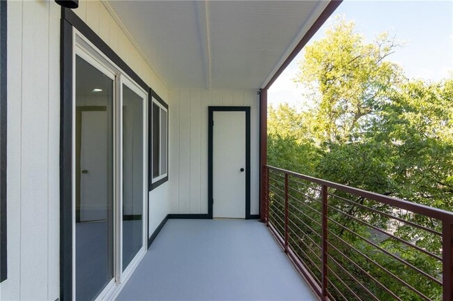 Building Photo - 2200 Trailside Dr