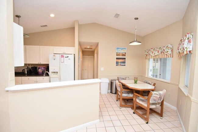 Building Photo - 60 Westover Ln