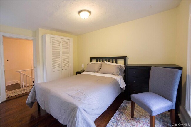 Building Photo - 128 Lakeview Ave