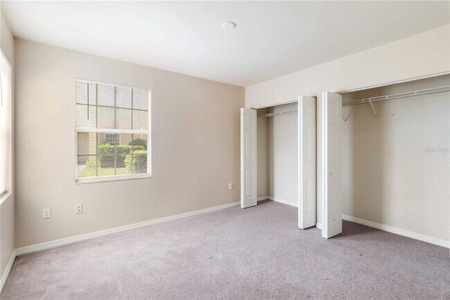 Building Photo - 1040 Villagio Cir