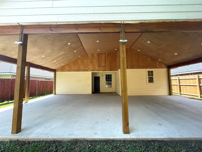 Building Photo - 9903 Raul Hector Dr