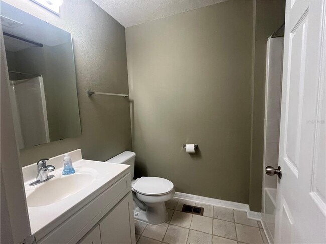 Building Photo - 3803 Hampstead Ln