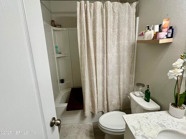 Building Photo - 11498 Red Koi Dr