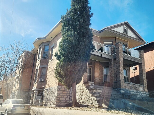 Building Photo - 212 W Rio Grande Ave