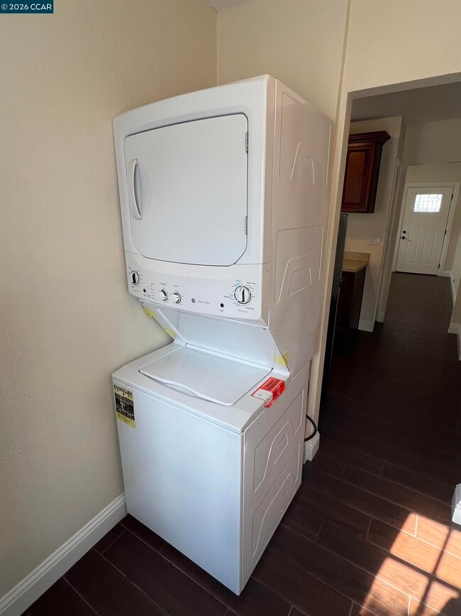 Building Photo - 2824 23rd Ave