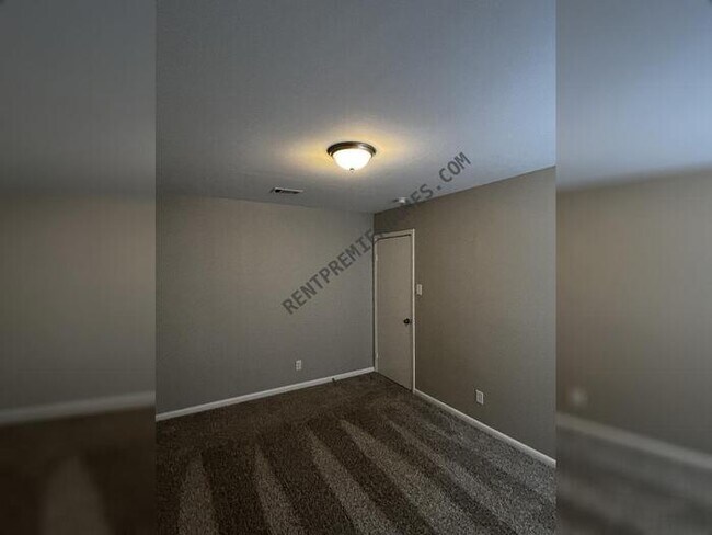 Building Photo - 1908 War Eagle Dr