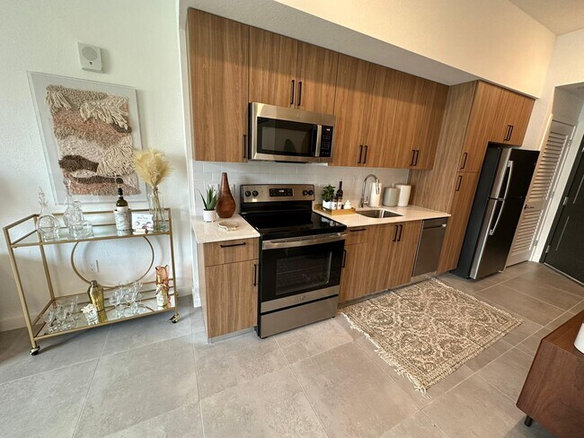 Building Photo - 28 NE 1st Ct