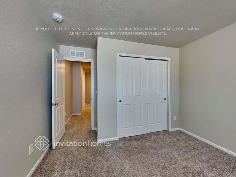 Building Photo - 11237 House Finch Ln