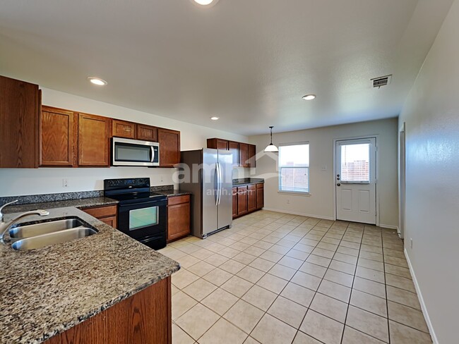 Building Photo - 42 Larkspur Dr