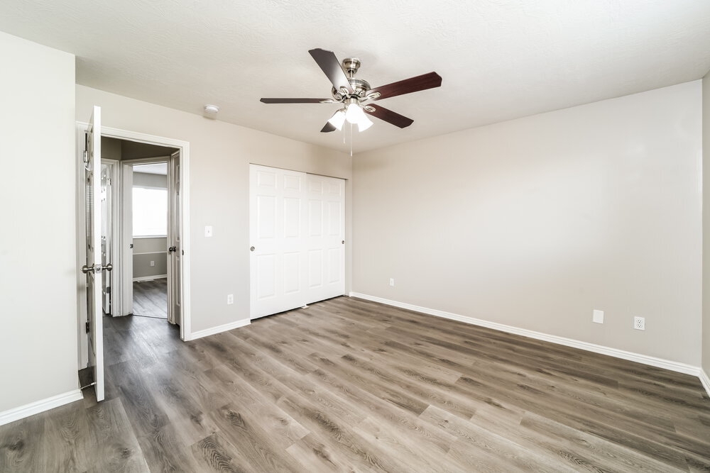 Building Photo - 7747 S Briar Dr
