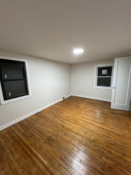 Building Photo - 130 Dartmouth Ave