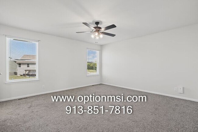 Building Photo - Beautiful 3-Bedroom Home with Modern Finishes & Fantastic Amenities!