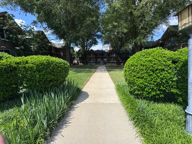 Building Photo - 1572 Overton Park Ave