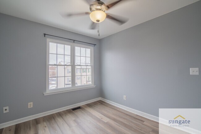 Building Photo - 113 Brightwater Dr