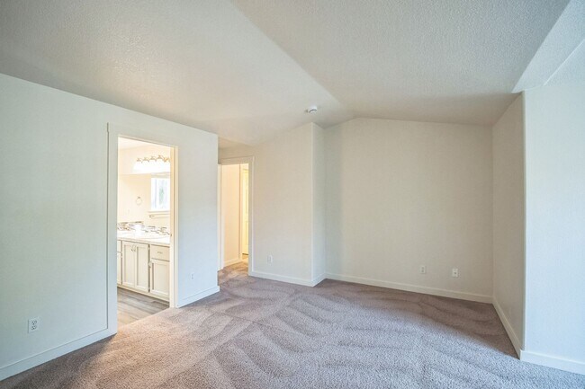 Building Photo - 3114 SE Tumblestone Dr