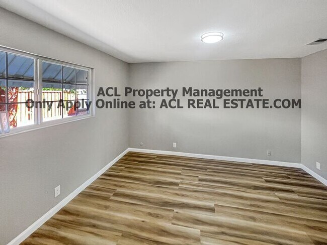 Building Photo - Stylishly Renovated Home with New Kitchen ...