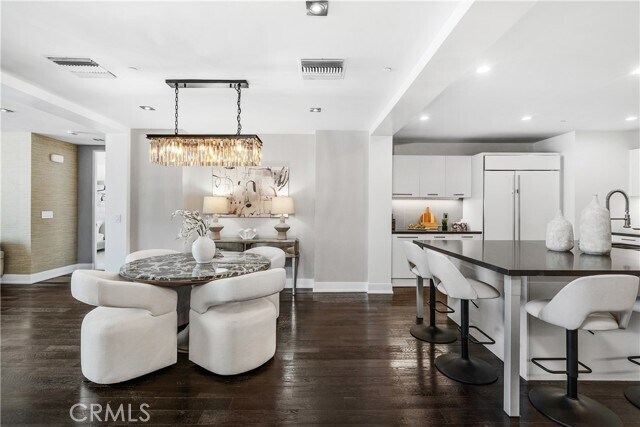 Building Photo - 432 N Oakhurst Dr