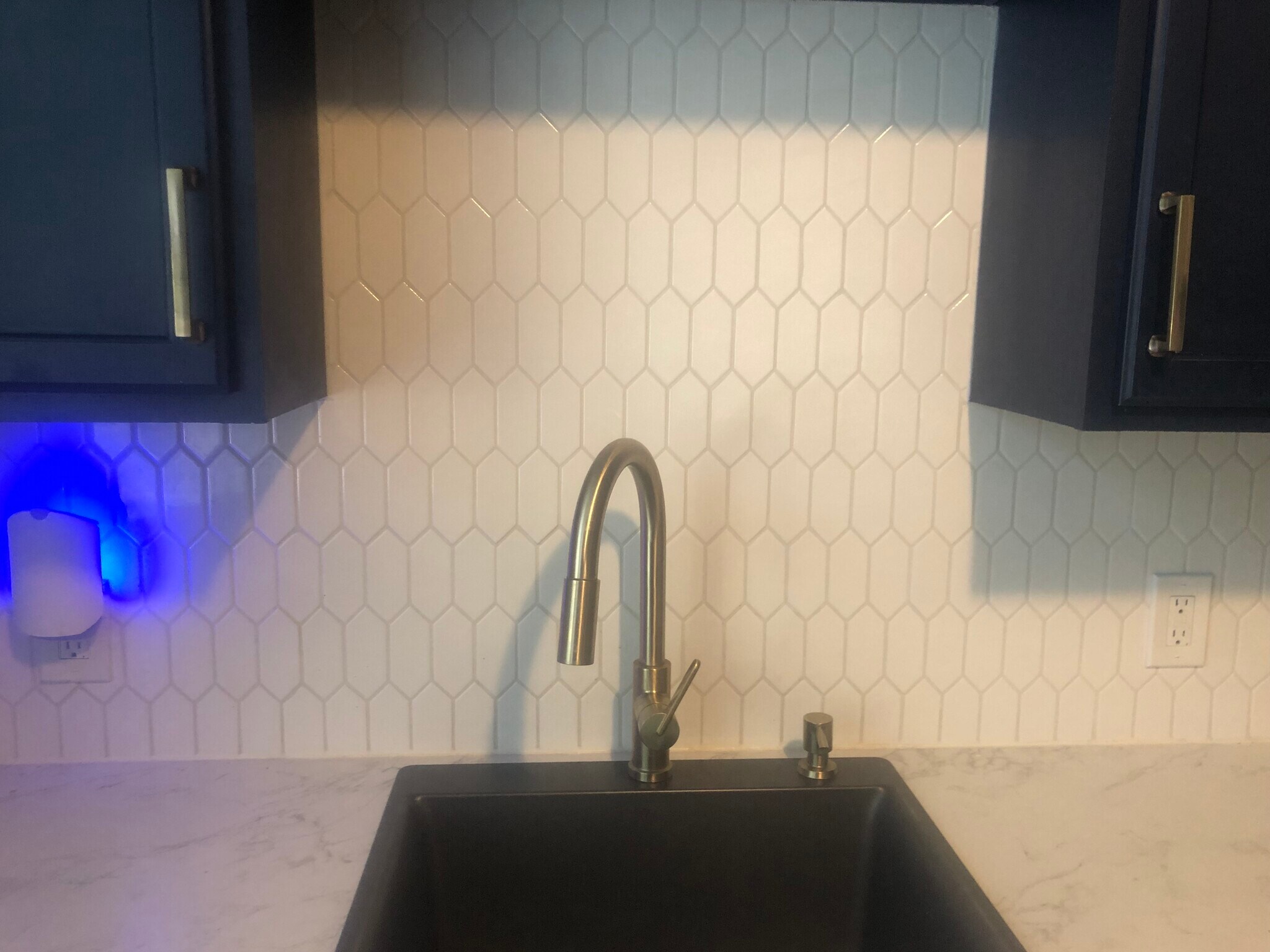 Kitchen - 3819 Applegate Ave