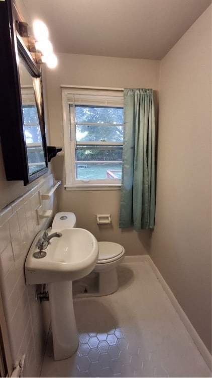 Building Photo - 2403 Greenhill Dr NW