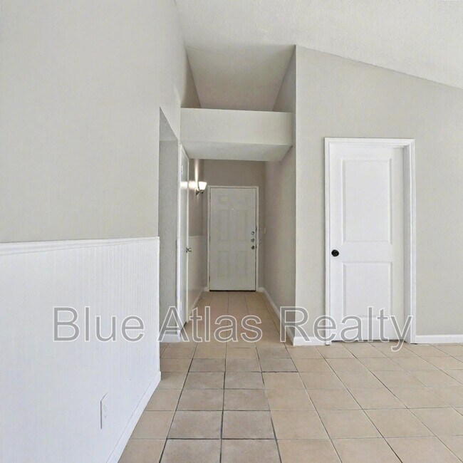 Building Photo - 2614 Crestmoor Ct