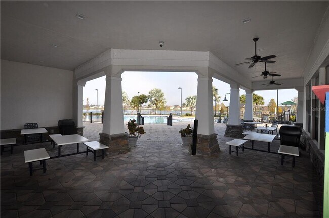 Building Photo - 6548 Great Bear Dr