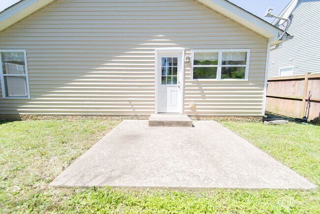 Building Photo - Former model home in highly sought after B...