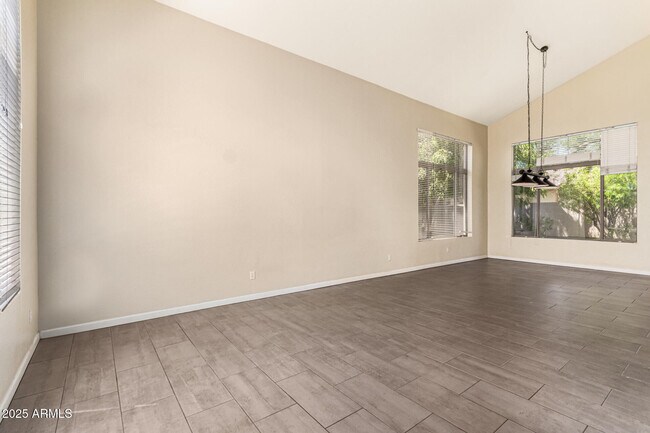 Building Photo - 6804 W Lone Cactus Dr