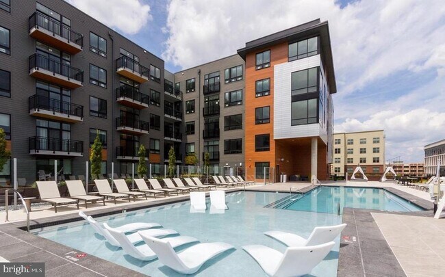 Building Photo - 145 Riverhaven Dr