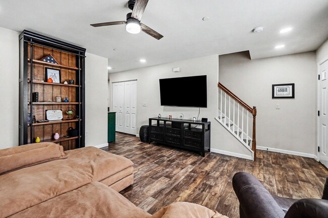 Building Photo - 519 Byler Cir