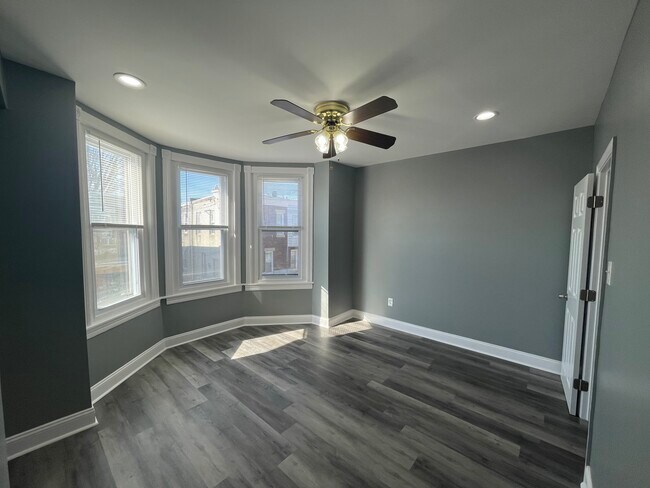 Building Photo - 1611 S Yewdall St