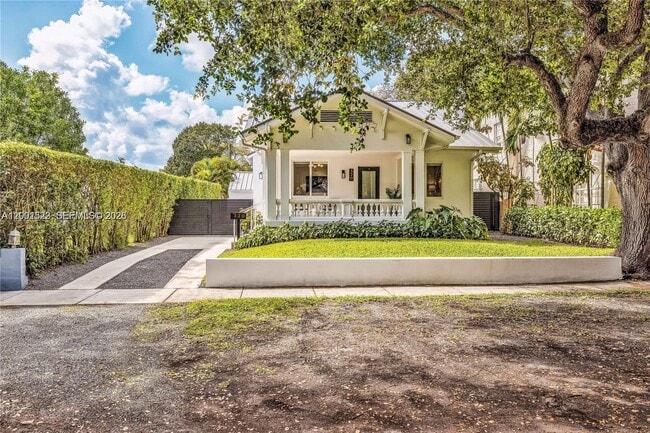 Building Photo - 320 NE 88th St