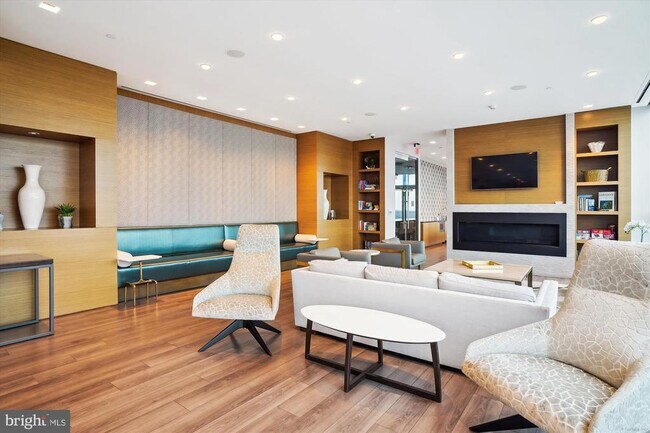 Building Photo - 930 Rose Ave