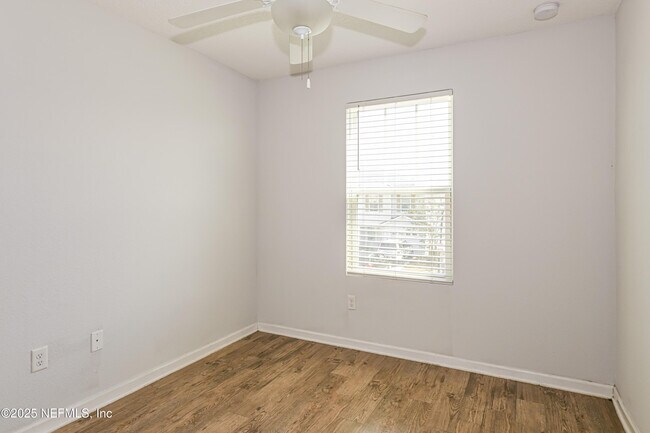 Building Photo - 548 Eiseman Wy