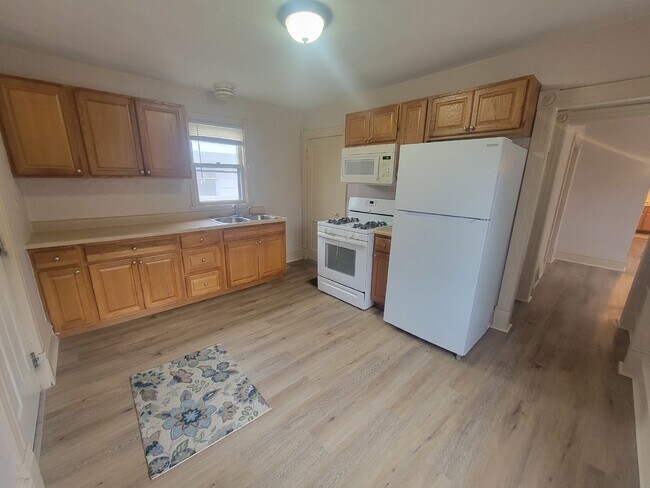 Building Photo - Upper level Duplex for RENT - VIDEO TOUR