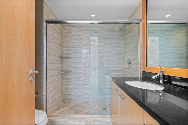 Building Photo - 101 S Fort Lauderdale Beach Blvd