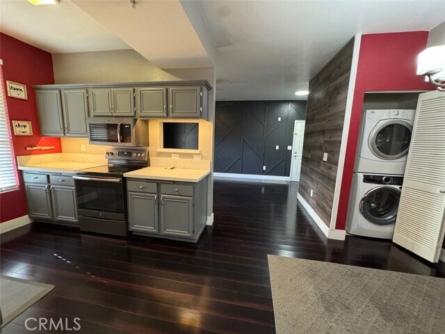 Building Photo - 375 Central