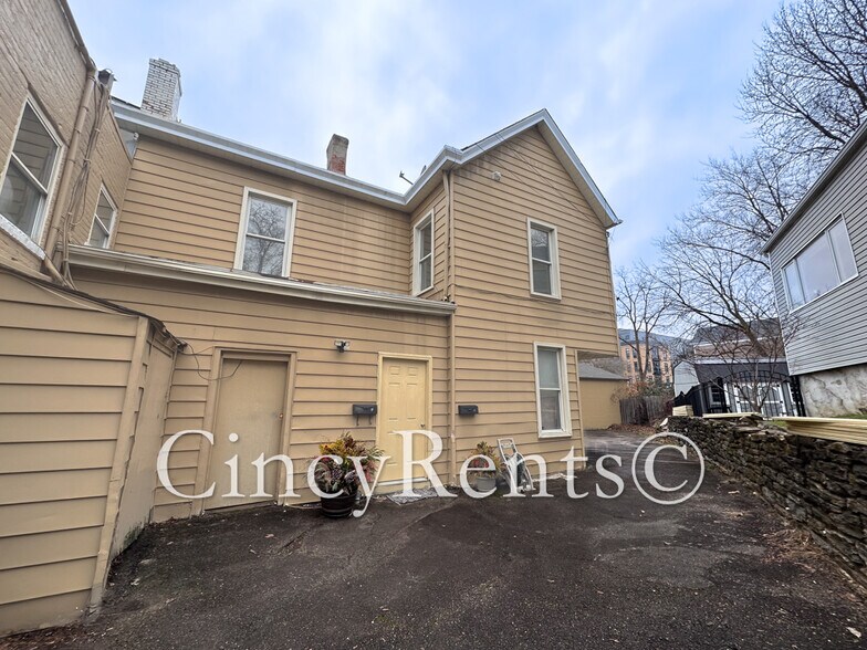 Building Photo - 3540 Columbia Pky