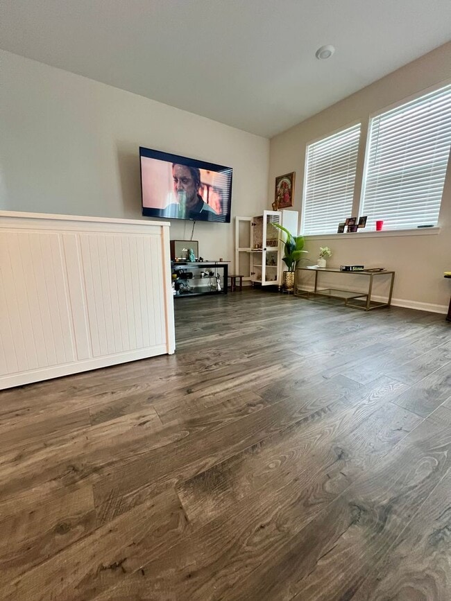 Building Photo - Stunning 4-Bed Townhome in Quakertown! Ava...