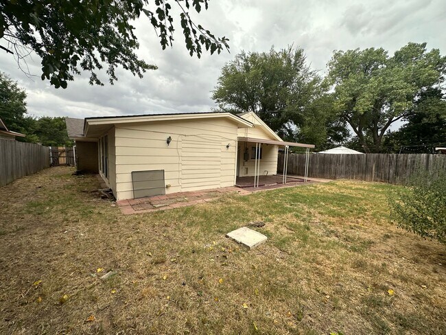 Building Photo - 900 Flamingo Ave